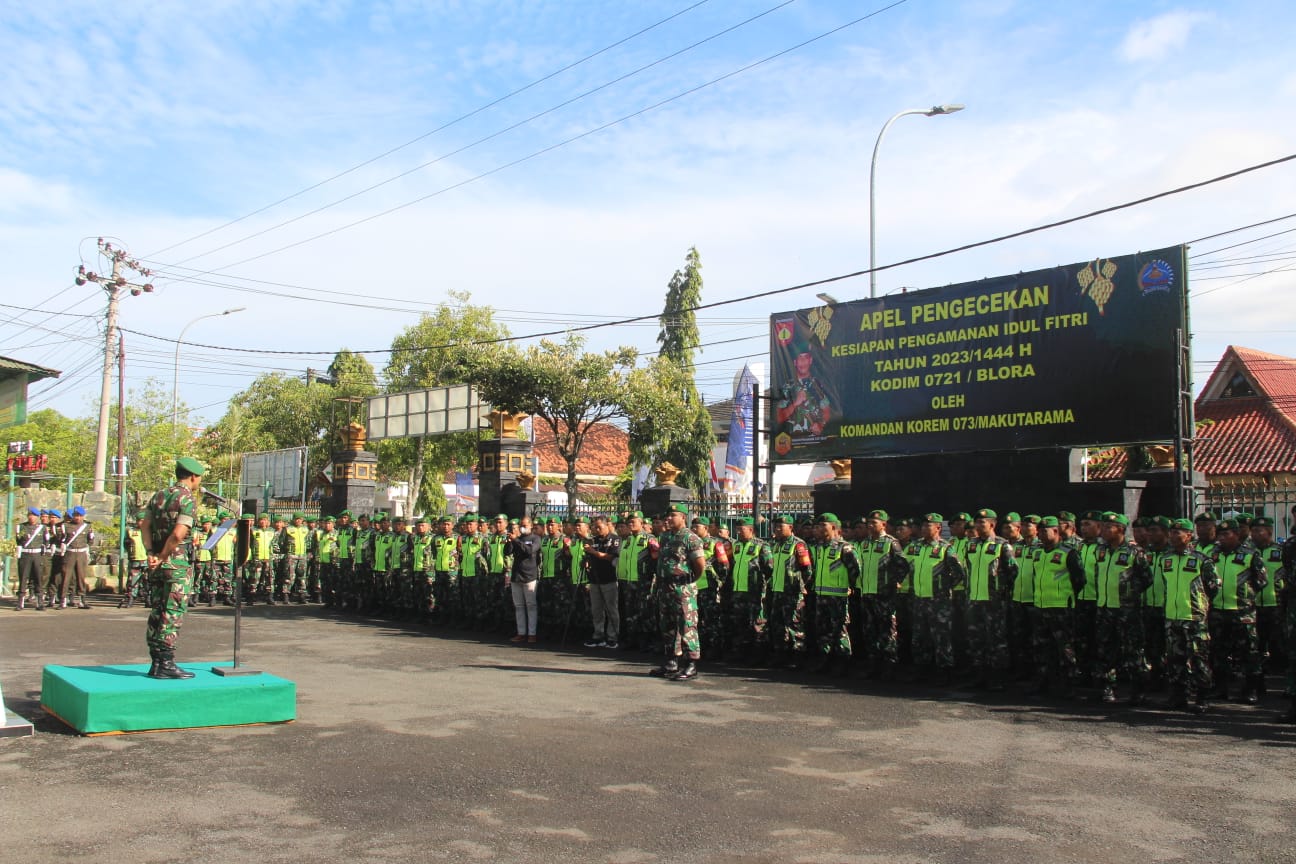 Danrem 073/Makutarama Pimpin Apel Kesiapan Pengamanan Hari Raya Idul Fitri 1444 H